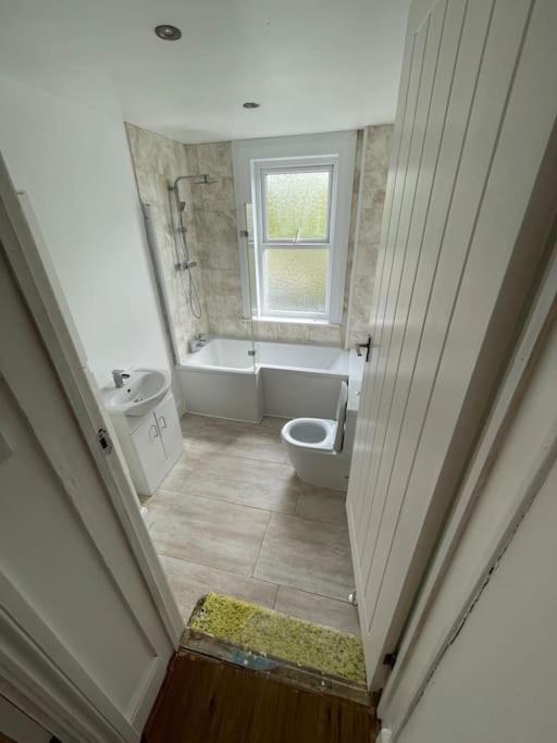 Modern 2 Bedroom Terraced House Dover Dış mekan fotoğraf
